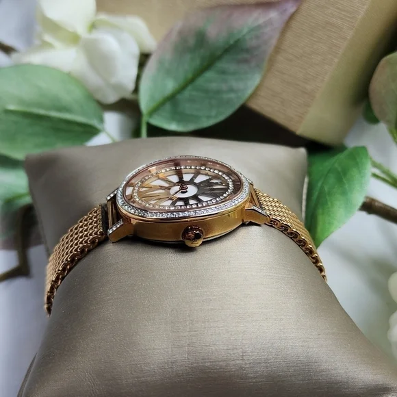 WITTNAUER WOMAN'S DRESS WATCH - Picture 6 of 6